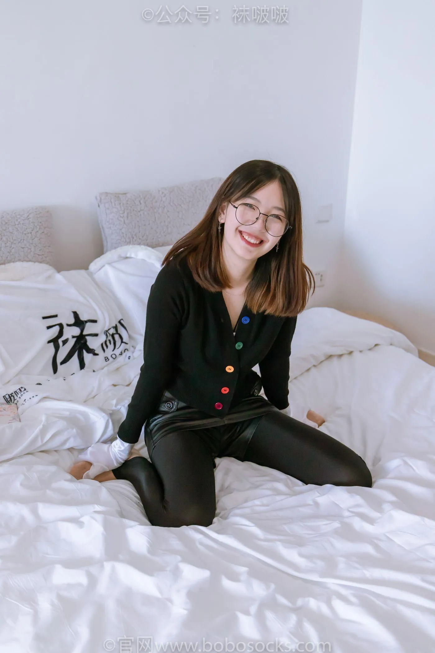 [BoBoSocks袜啵啵]NO.041 小甜豆-高跟长靴、黑色踩脚裤、肉丝 [140P]插图